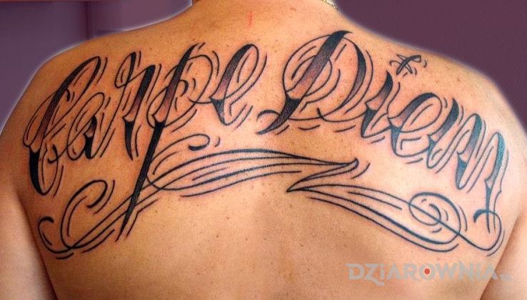 Tatuaż carpe diem - napisy