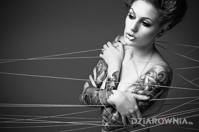 Tatuaż zaplatana - seksowne