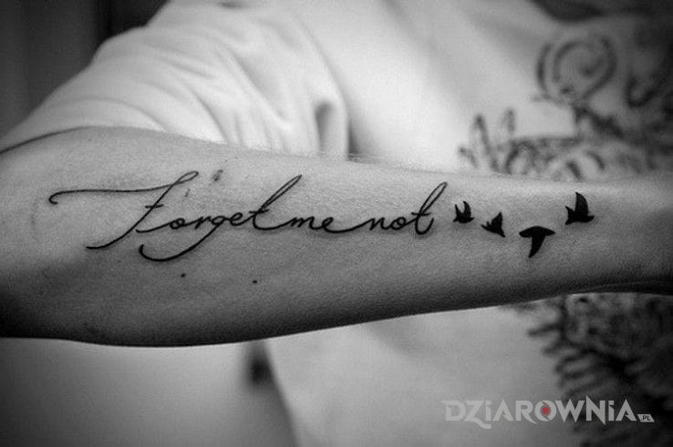 Tatuaż forget me not - napisy