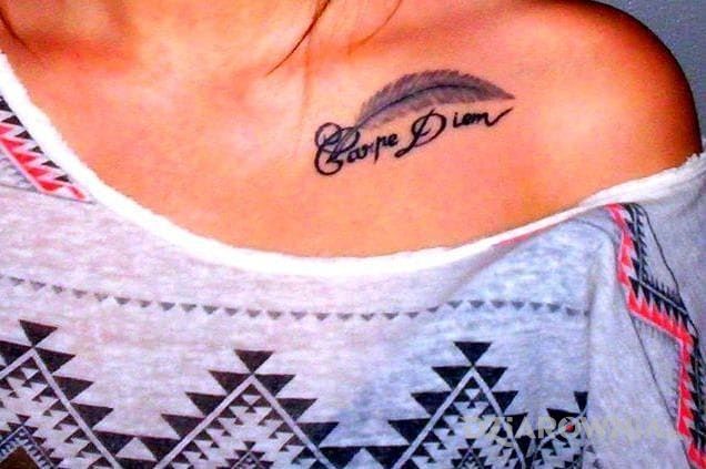 Tatuaż carpe diem - napisy