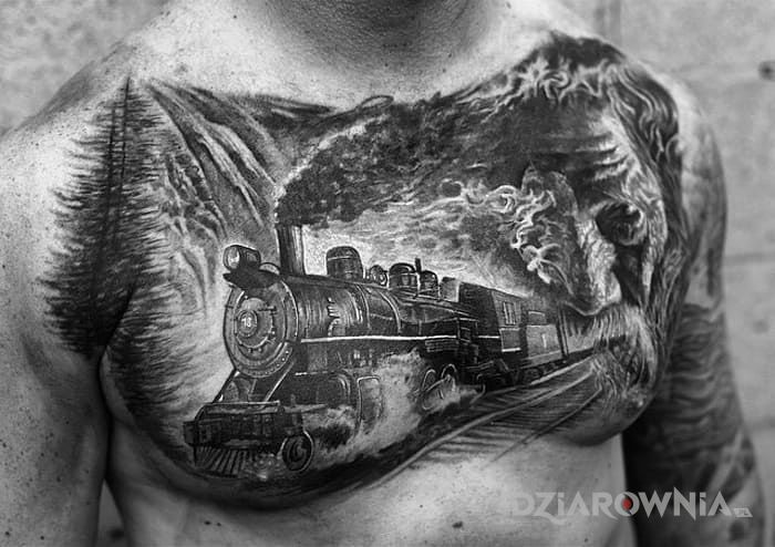 Tatuaż pędzący pociąg - realistyczne