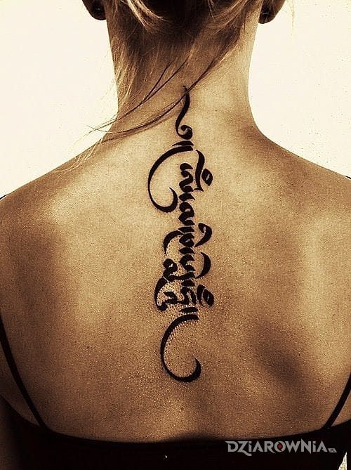 Tatuaż zagadka - napisy