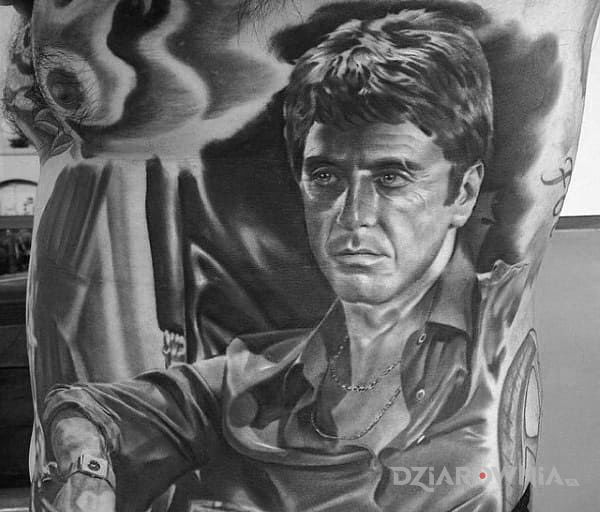 Tatuaż tony montana - realistyczne