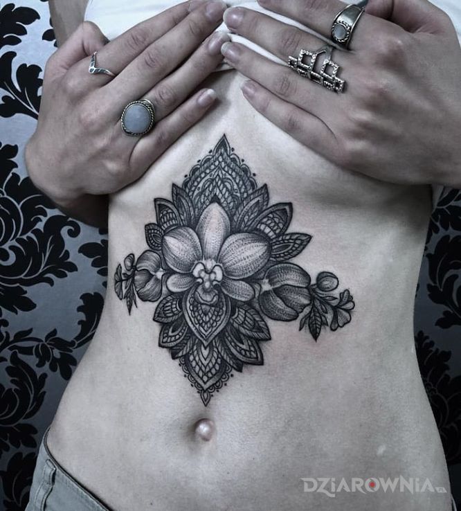 Tatuaż orchidea - kwiaty