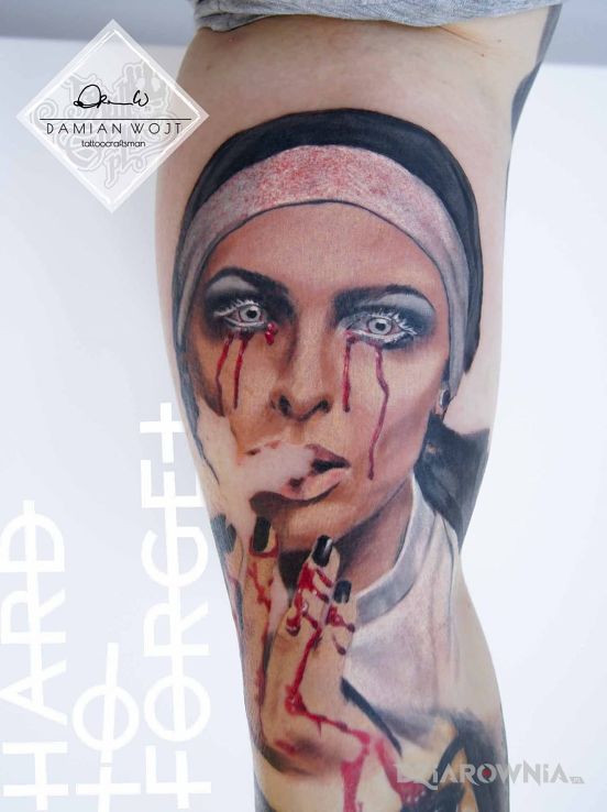 Tatuaż zakonnica - realistyczne