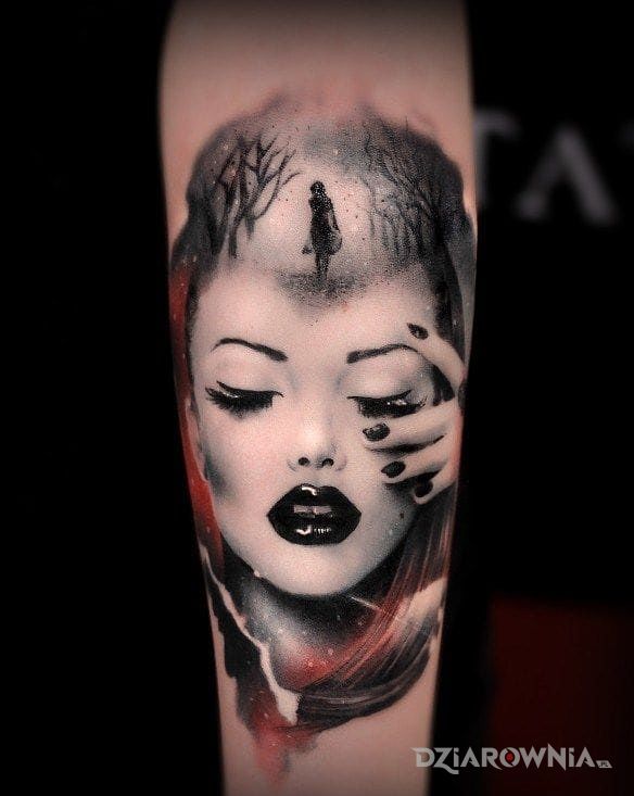 Tatuaż portret kobiety - realistyczne