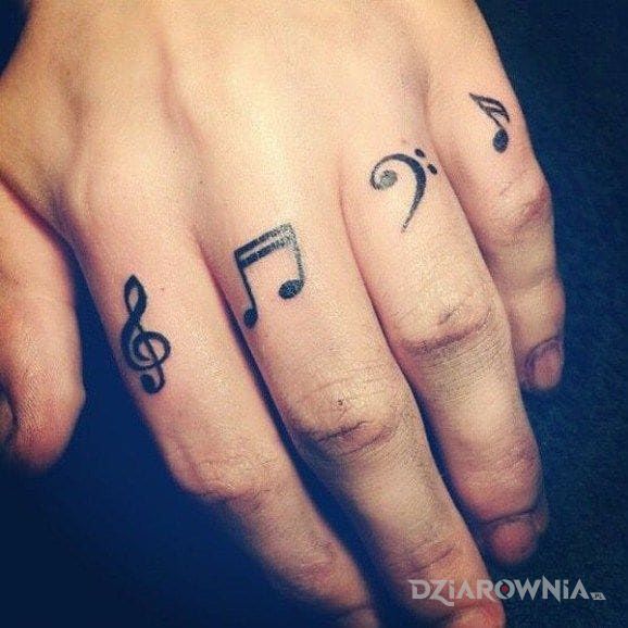 Tatuaż nutki - napisy