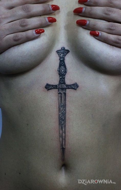 Tatuaż sztylet - seksowne