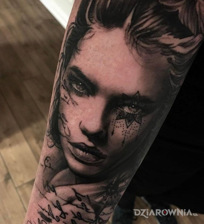 Tatuaż twarzyczka - realistyczne