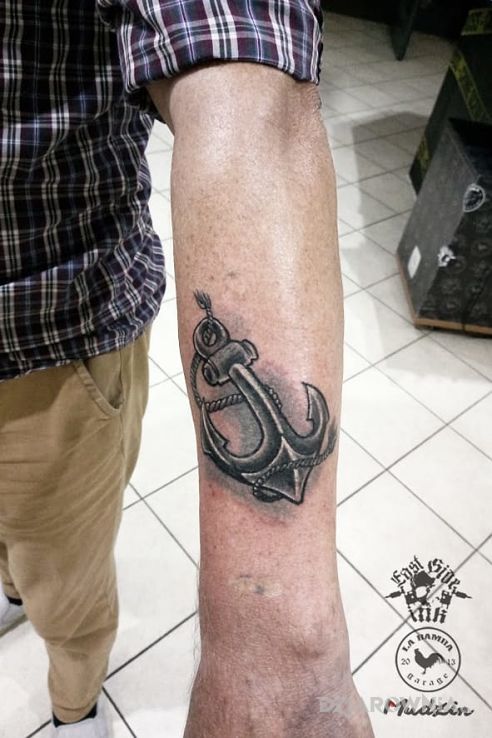 Tatuaż kotwica cover up - pozostałe