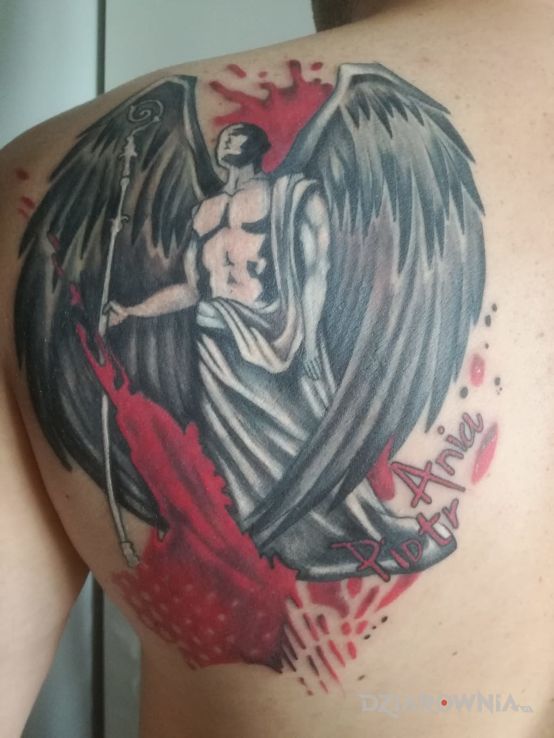 Tatuaż postać biskupa-archanioła - postacie