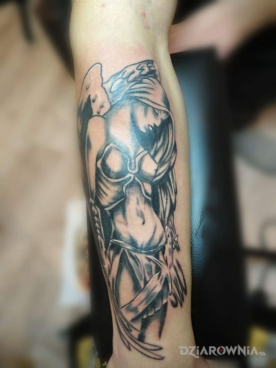 Tatuaż anielica - anioły