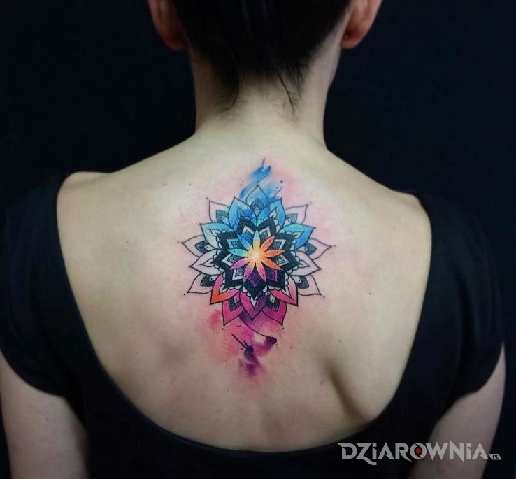 Tatuaż jaskrawa mandala - pozostałe