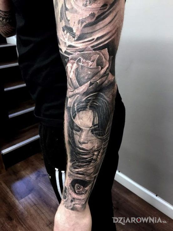 Tatuaż kobieta pod różą - 3D