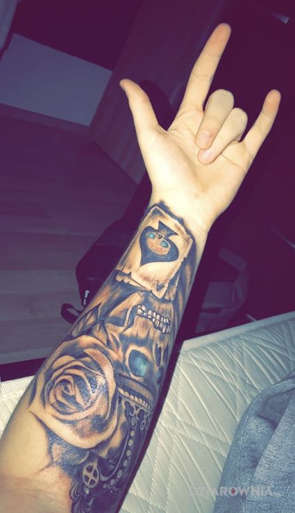 Tatuaż czaszkaróżakoronakarta - czaszki
