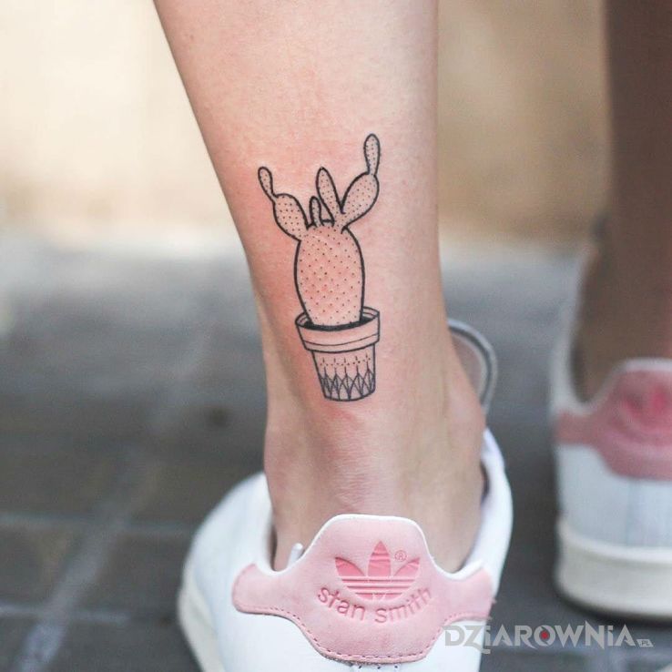 Tatuaż kaktusik - kwiaty