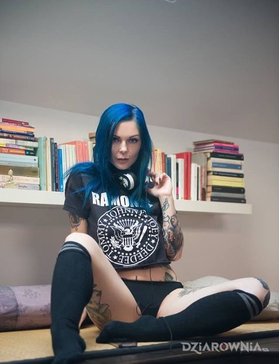 Tatuaż mol książkowy - seksowne