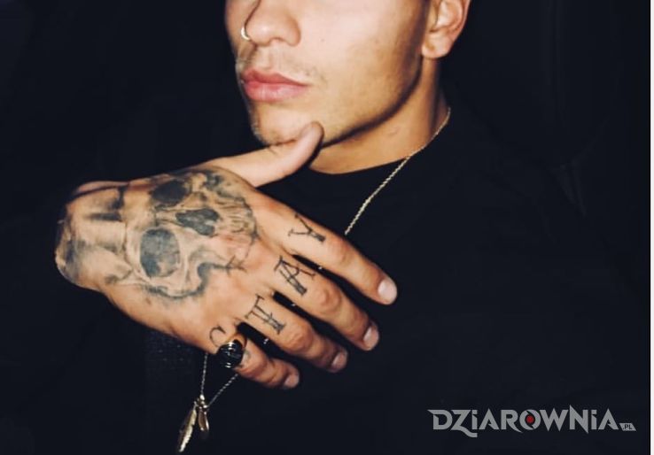 Tatuaż stay - czaszki