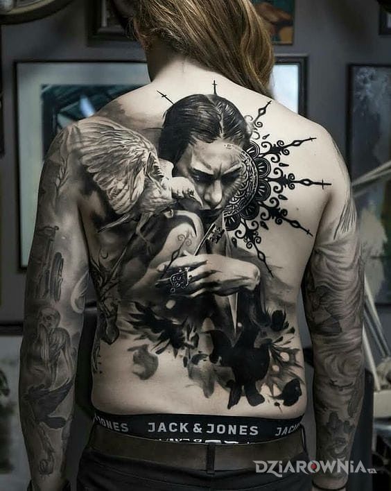 Tatuaż ptak na ramieniu - zwierzęta