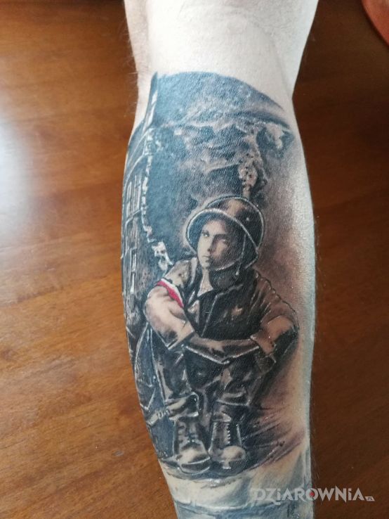 Tatuaż mały powstaniec na gruzach warszawy - patriotyczne