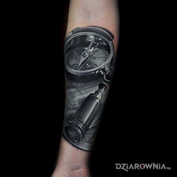 Tatuaż kompas i luneta - 3D