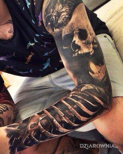 Tatuaż kościany rękaw - czaszki