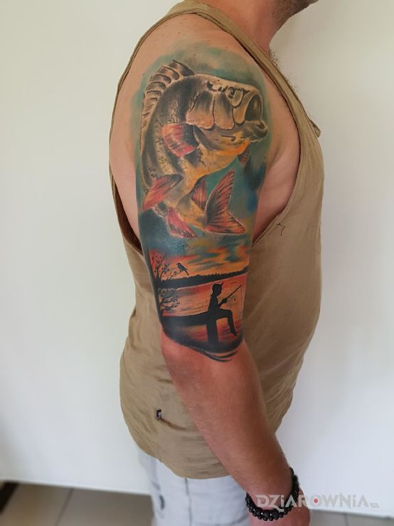 Tatuaż okoń hobby - realistyczne