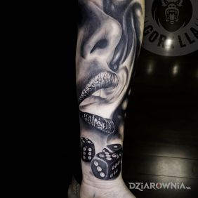 Motyw z hazardem w tle :)