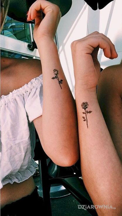 Tatuaż dwie róże - kwiaty