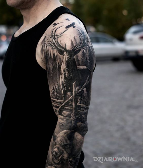 Tatuaż jeleń i dzik - realistyczne