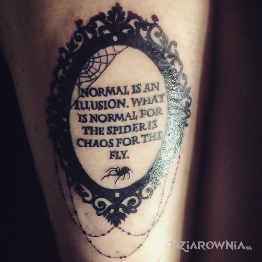 Tatuaż iluzja i chaos - napisy