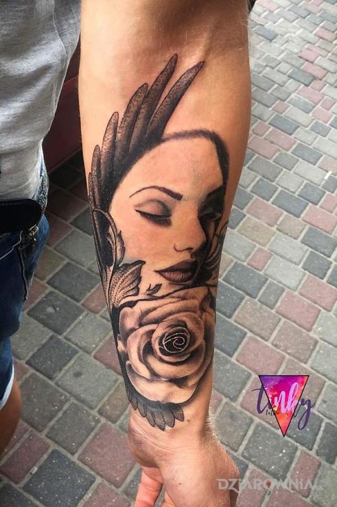 Tatuaż różyczki twarze i takie sprawy d - kwiaty