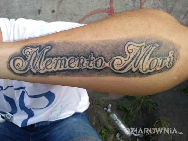 Tatuaż pamiętaj pamiętać - napisy