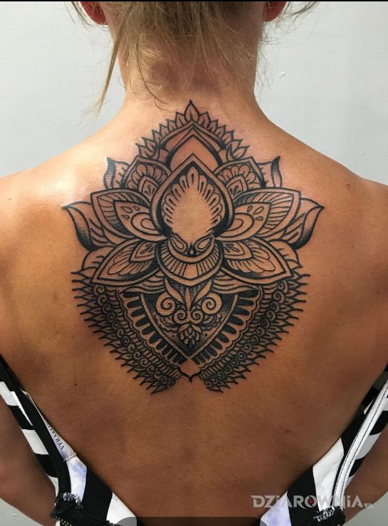 Tatuaż kwiat lotosu - kwiaty