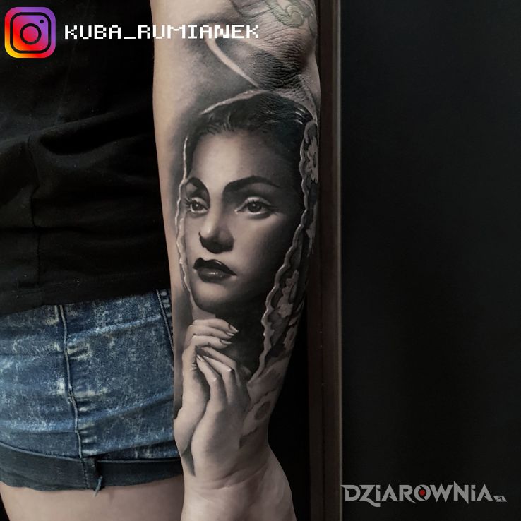 Tatuaż maryja - realistyczne