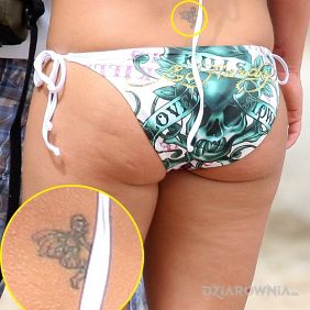 Britney Spears - tatuaż na plecach