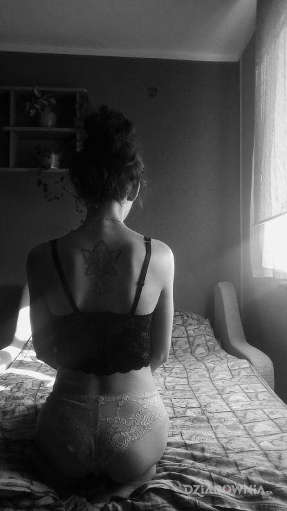 Tatuaż kwiat lotosu - seksowne