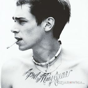 Cole Mohr z papierosem