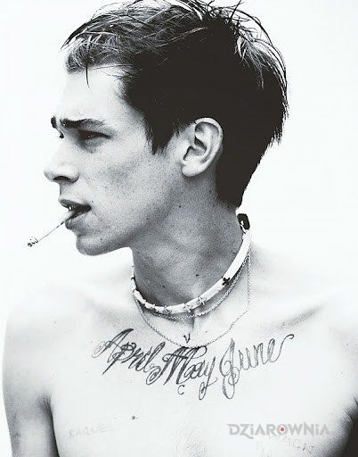 Tatuaż cole mohr z papierosem - sławnych osób