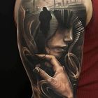 Twarz wśród fabryk