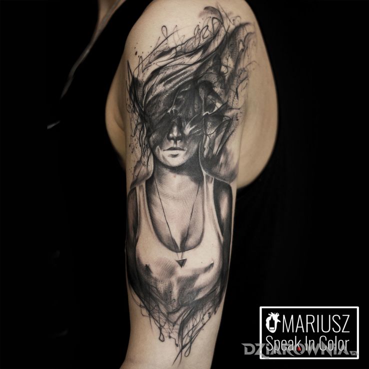 Tatuaż kobieta - anatomiczne