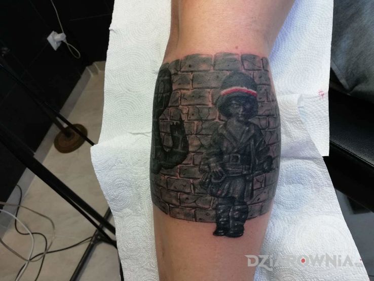 Tatuaż mały powstaniec - patriotyczne