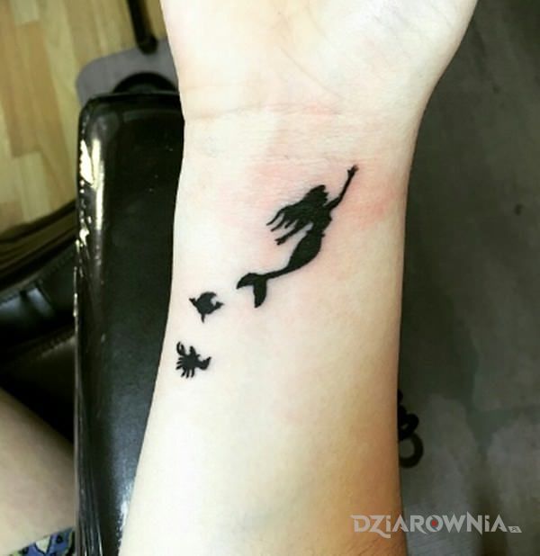 Tatuaż syrenka i kraby - postacie