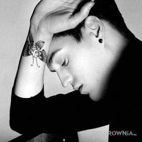 Josh Beech - motyl z czaszką