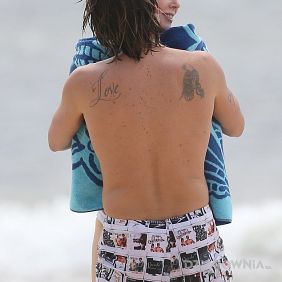 Keith Urban - tatuaż Love