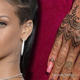 Rihanna - tatuaż na ręku