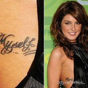 Shenae Grimes - tatuaż napis myself na żebrach