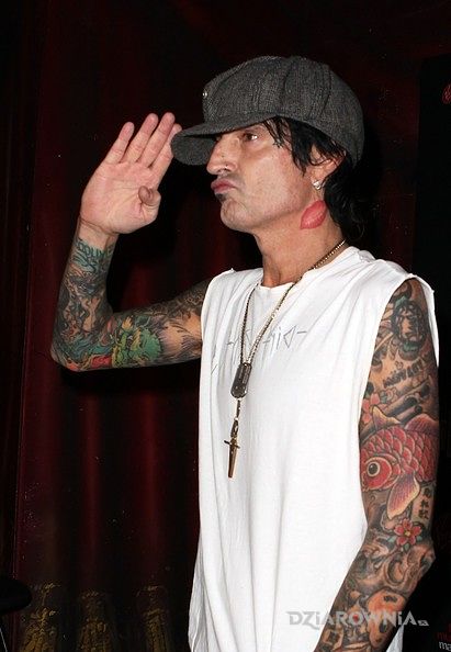 Tatuaż tommy lee - rękawy - sławnych osób