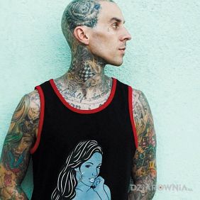 Travis Barker - różna na głowie