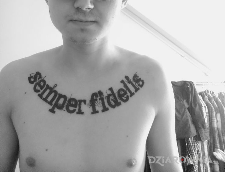 Tatuaż semper fidelis - napisy